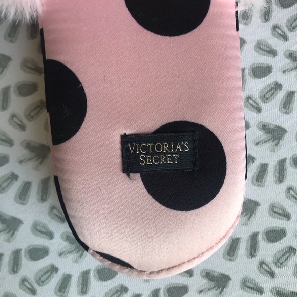 Victoria Secrets pink slippers - Picture 4 of 4